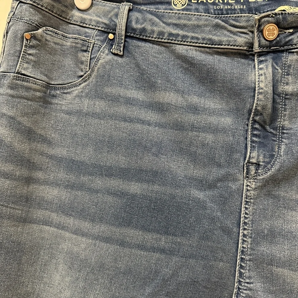 Laurie Felt Silky Denim Jeans - Picture 3 of 10